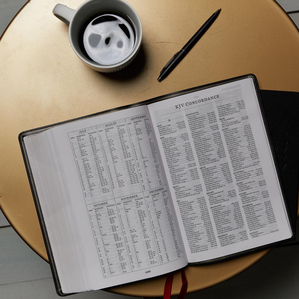 Thomas Nelson KJV Large Print Center-Column Cross Reference Bible, Brown Bonded Leather