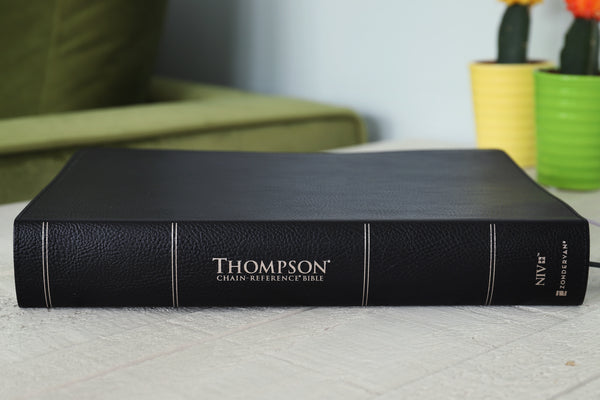 Zondervan NIV, Thompson Chain-Reference Bible, Large Print, Bonded Leather, Black