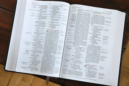 Zondervan NIV, Thompson Chain-Reference Bible, Large Print, Bonded Leather, Black