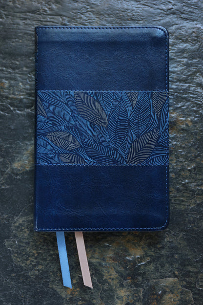 Zondervan NIV Thinline Bible, Compact, Leathersoft, Blue Floral