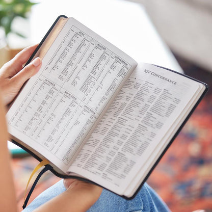 Thomas Nelson KJV Personal Size Giant Print Reference Bible, LeatherFlex